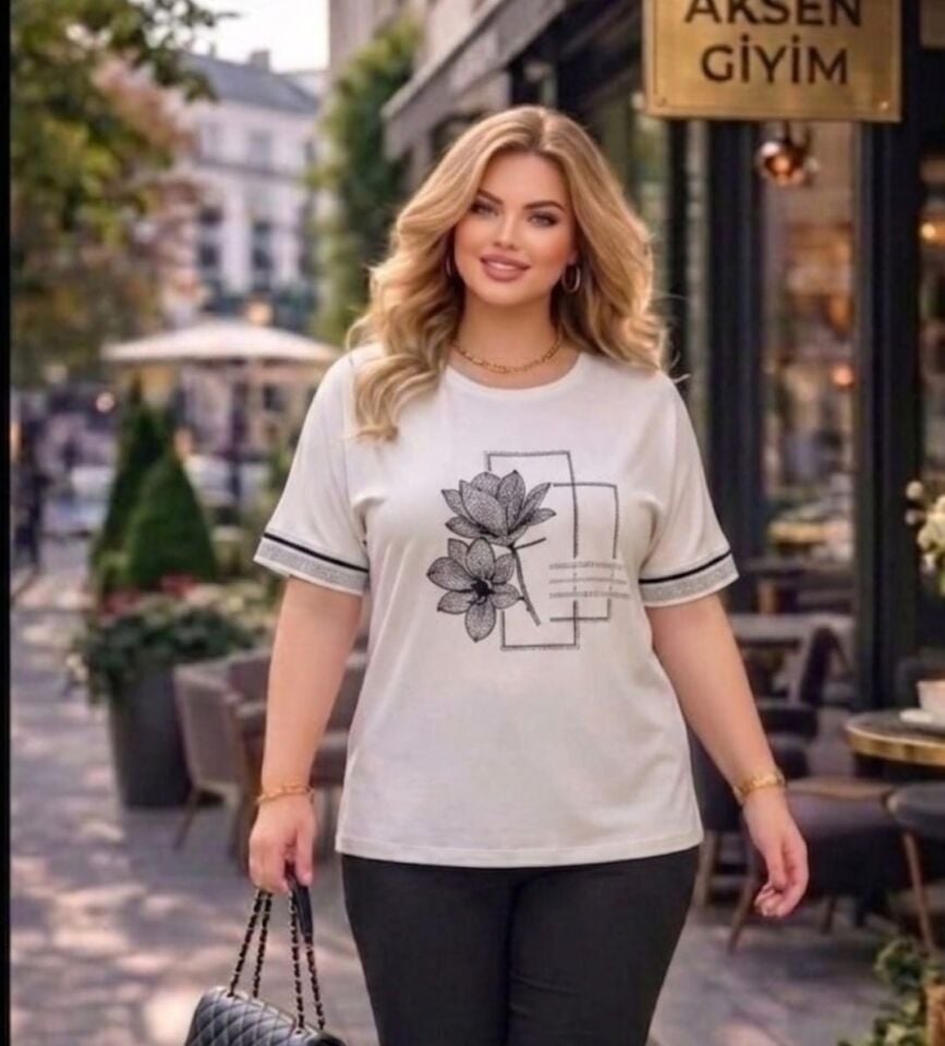 Büyük Beden Kolları Biyeli ve Taşlı Kısa Kol Likralı Modal Penye Bluz
