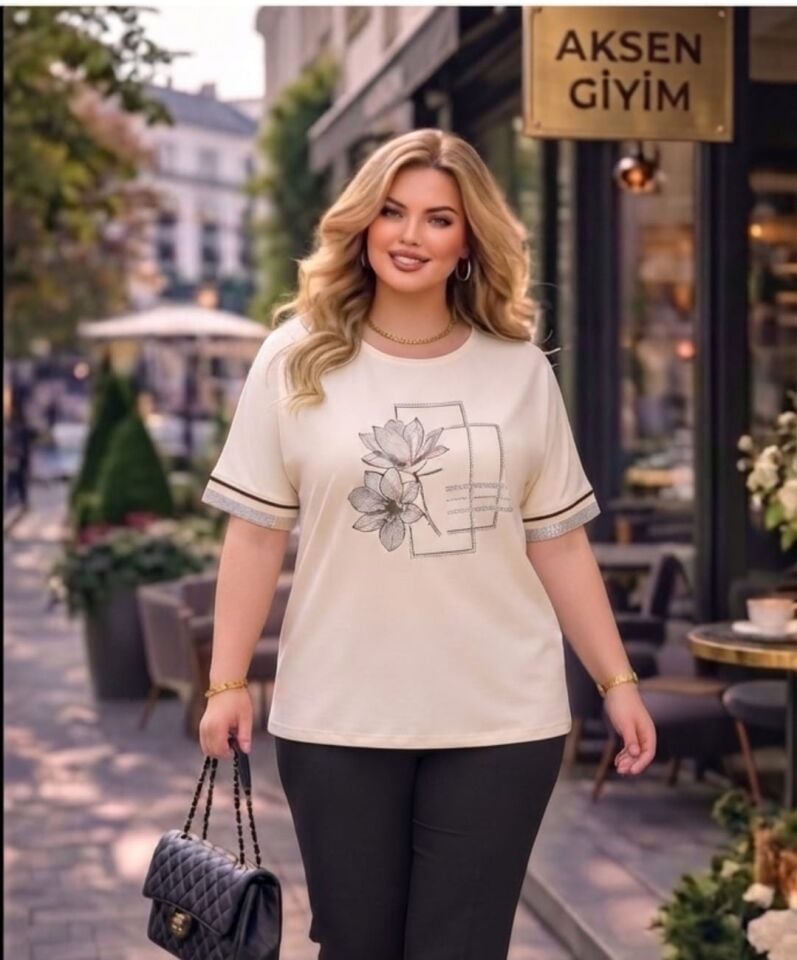 Büyük Beden Kolları Biyeli ve Taşlı Kısa Kol Likralı Modal Penye Bluz